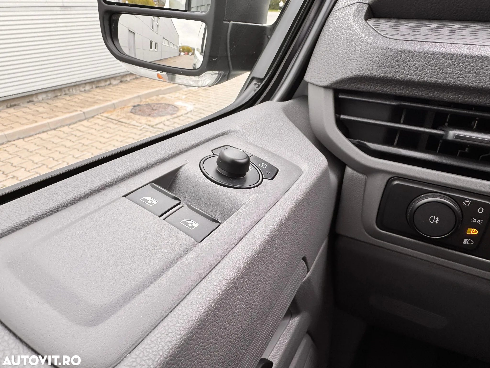 Volkswagen Transporter - 9