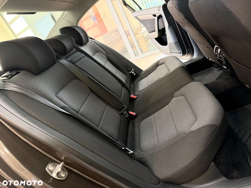 Volkswagen Passat 1.4 TSI Trendline - 32