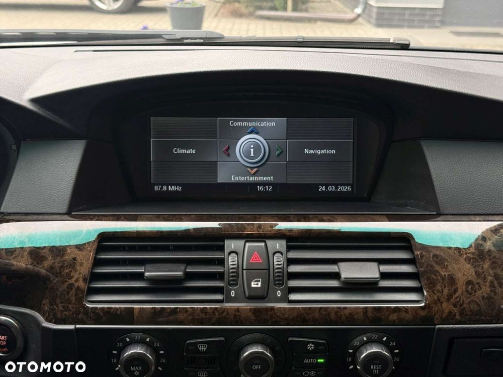 BMW Seria 5 540i Edition Sport - 28