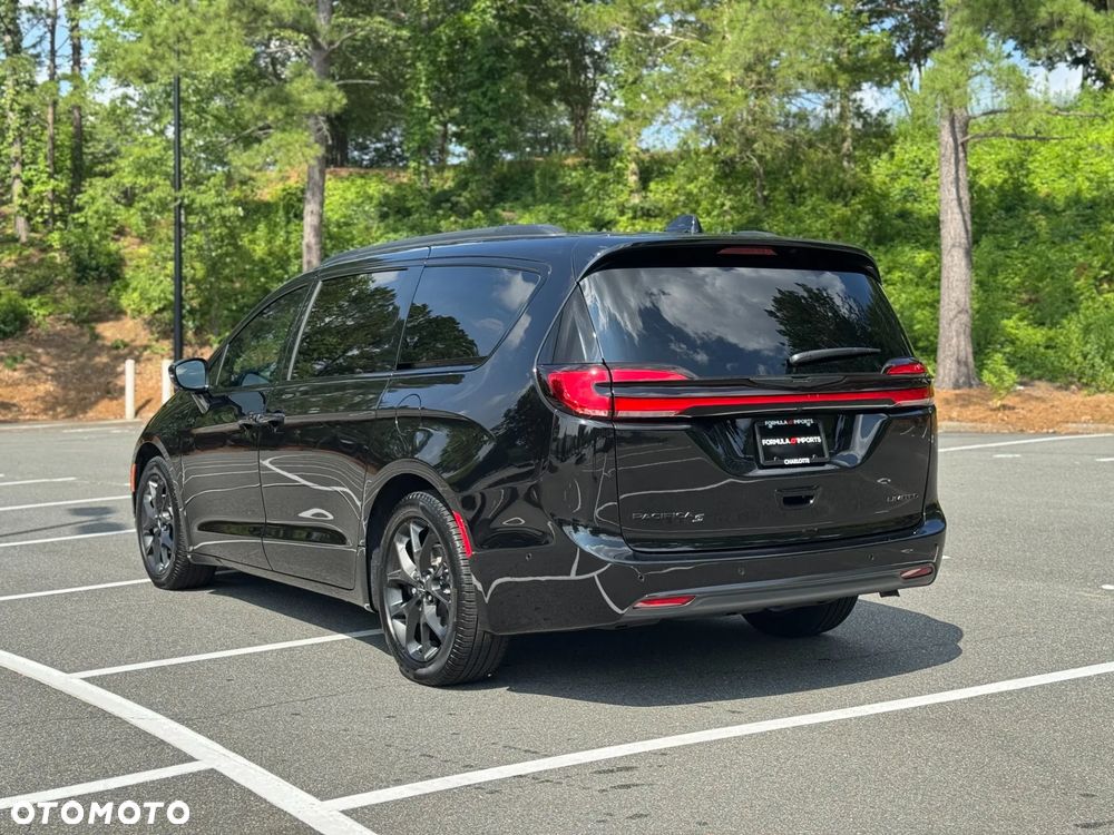 Chrysler Pacifica - 9