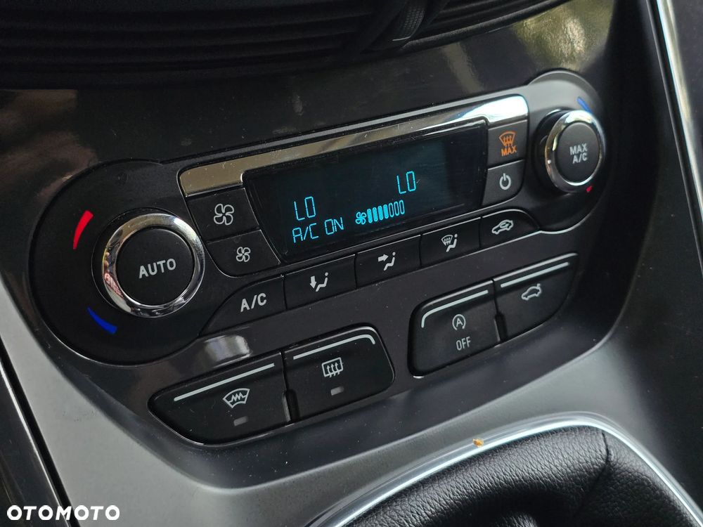 Ford Kuga 2.0 TDCi 2x4 Titanium - 29