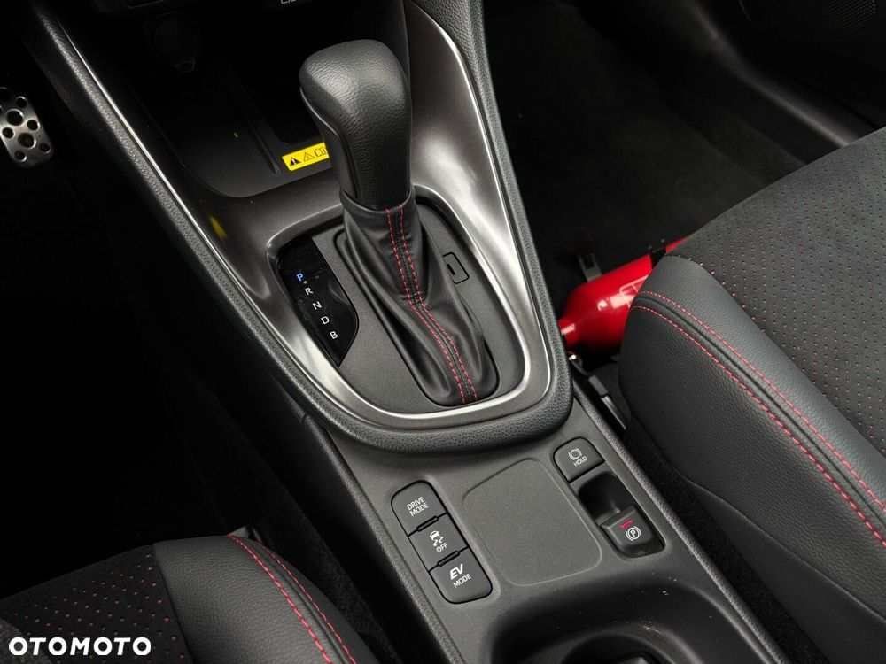 Toyota Yaris Hybrid 1.5 GR Sport - 19