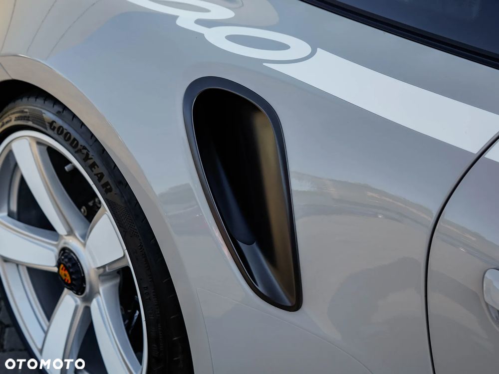 Porsche 911 Turbo 50 Years - 15