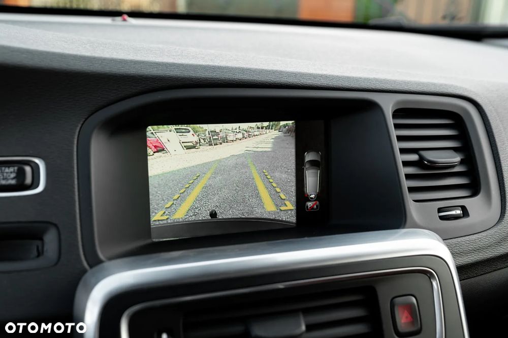 Volvo V60 D3 Geartronic Momentum - 35