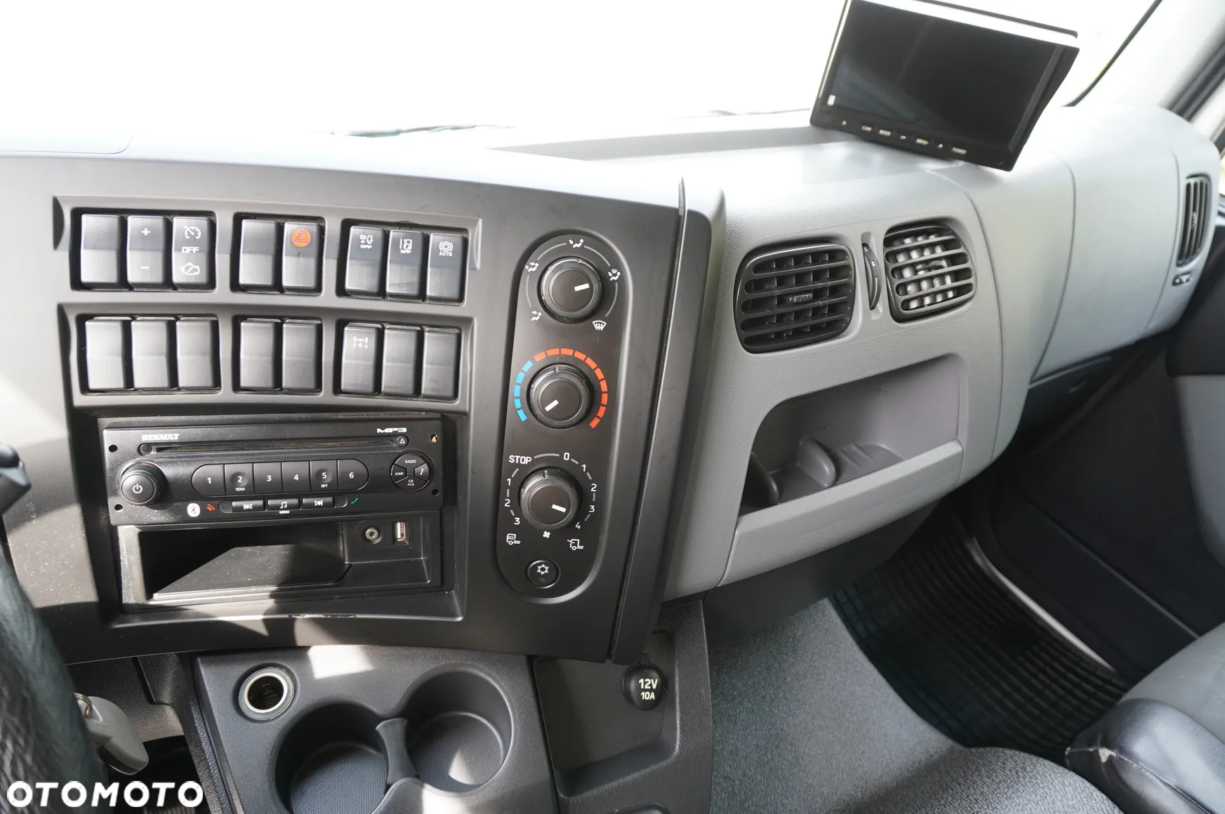 Renault D12 Euro 6 / 18 palet / Winda / r.2017 - 14