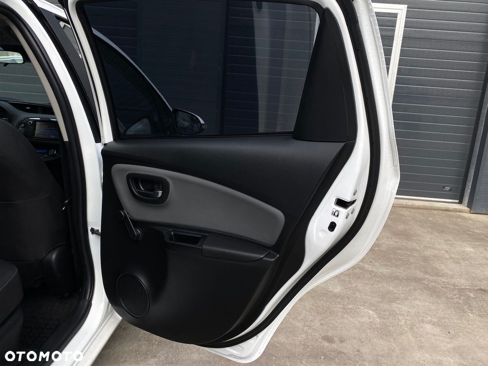 Toyota Yaris Hybrid 100 Premium - 20