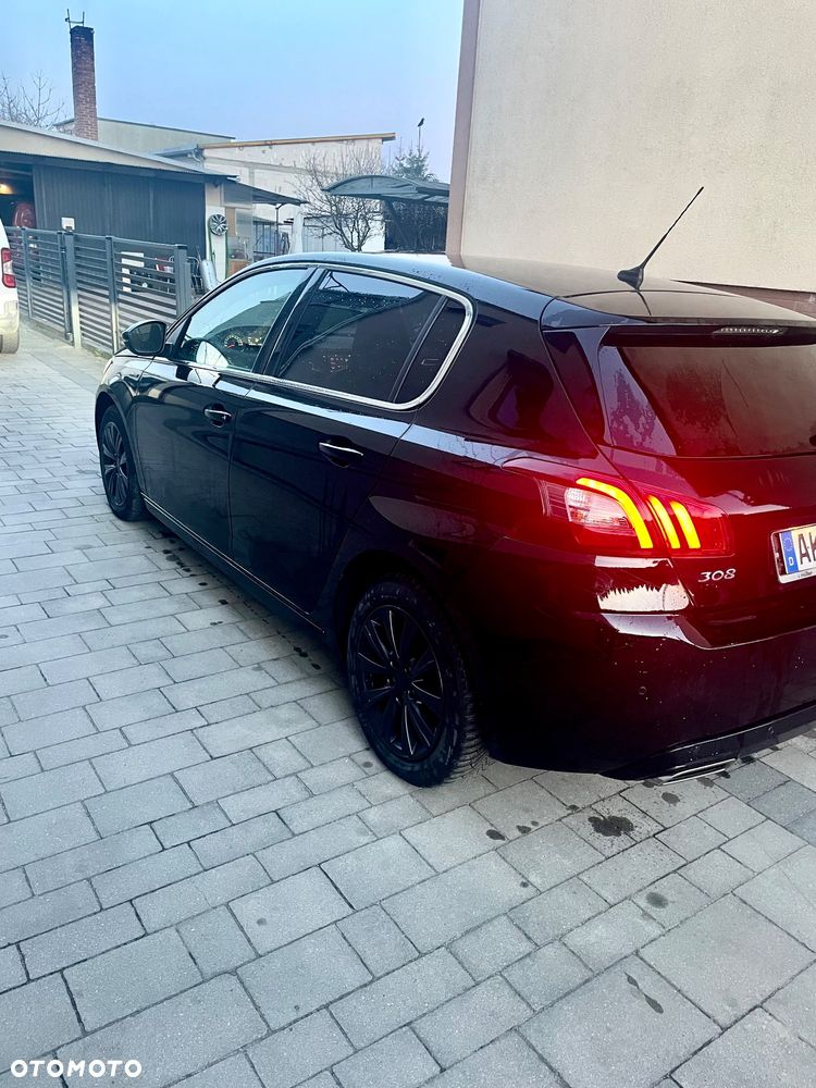 Peugeot 308 PureTech 130 GPF EAT8 Stop & Start Allure Business-Paket - 8