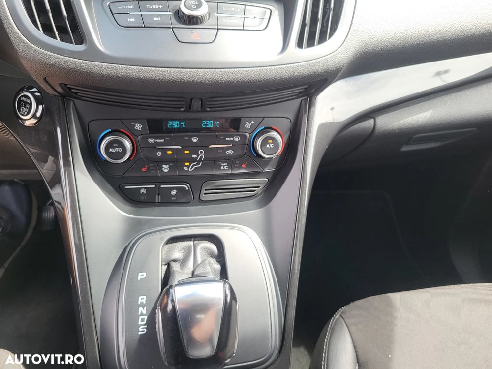 Ford Kuga 1.5 TDCi 2WD Powershift Titanium - 11