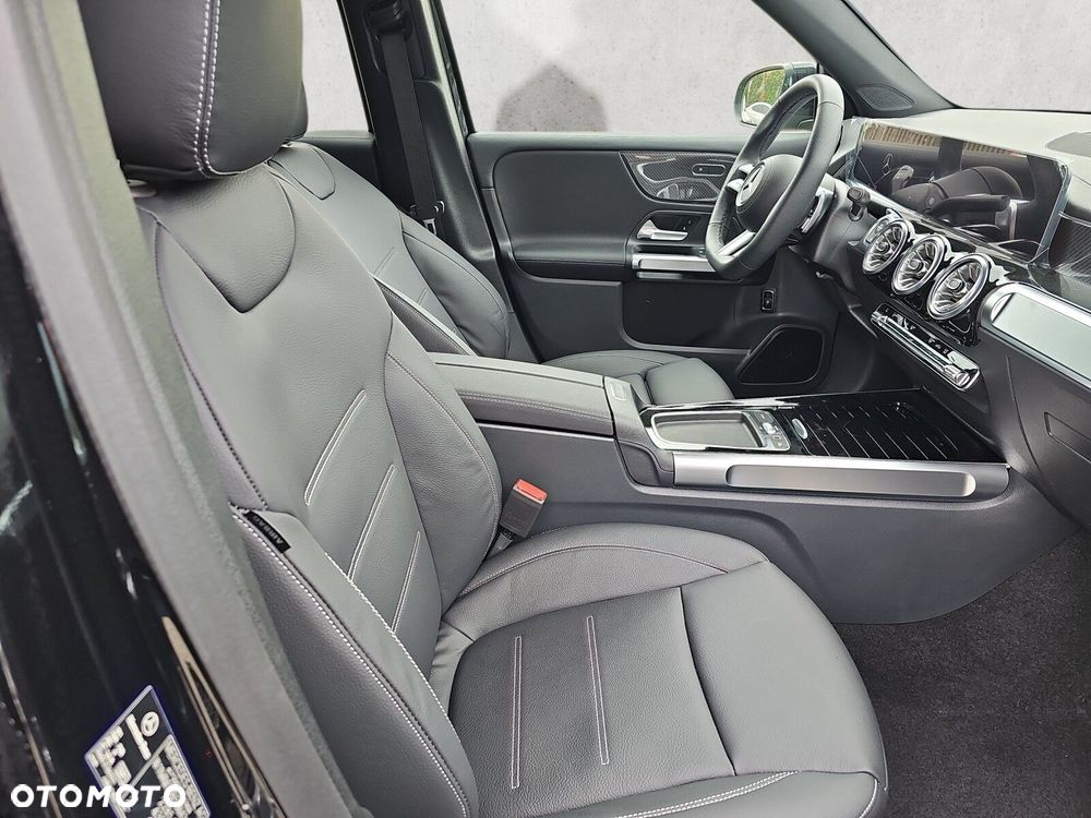 Mercedes-Benz GLB - 15