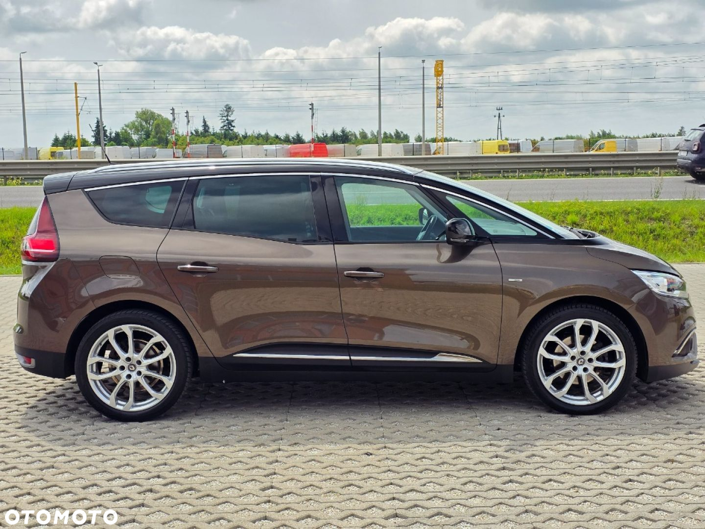 Renault Grand Scenic - 38