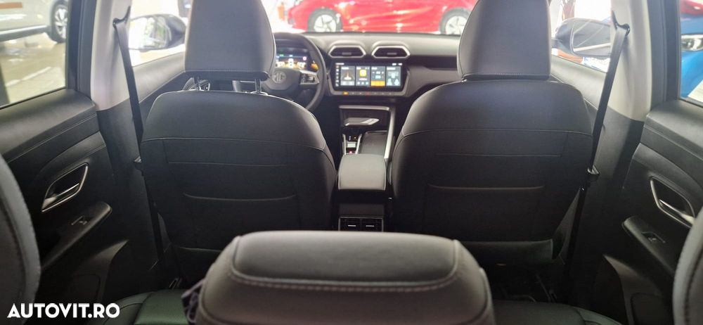 MG ZS HEV 1.5 GSI AT Exclusive - 9