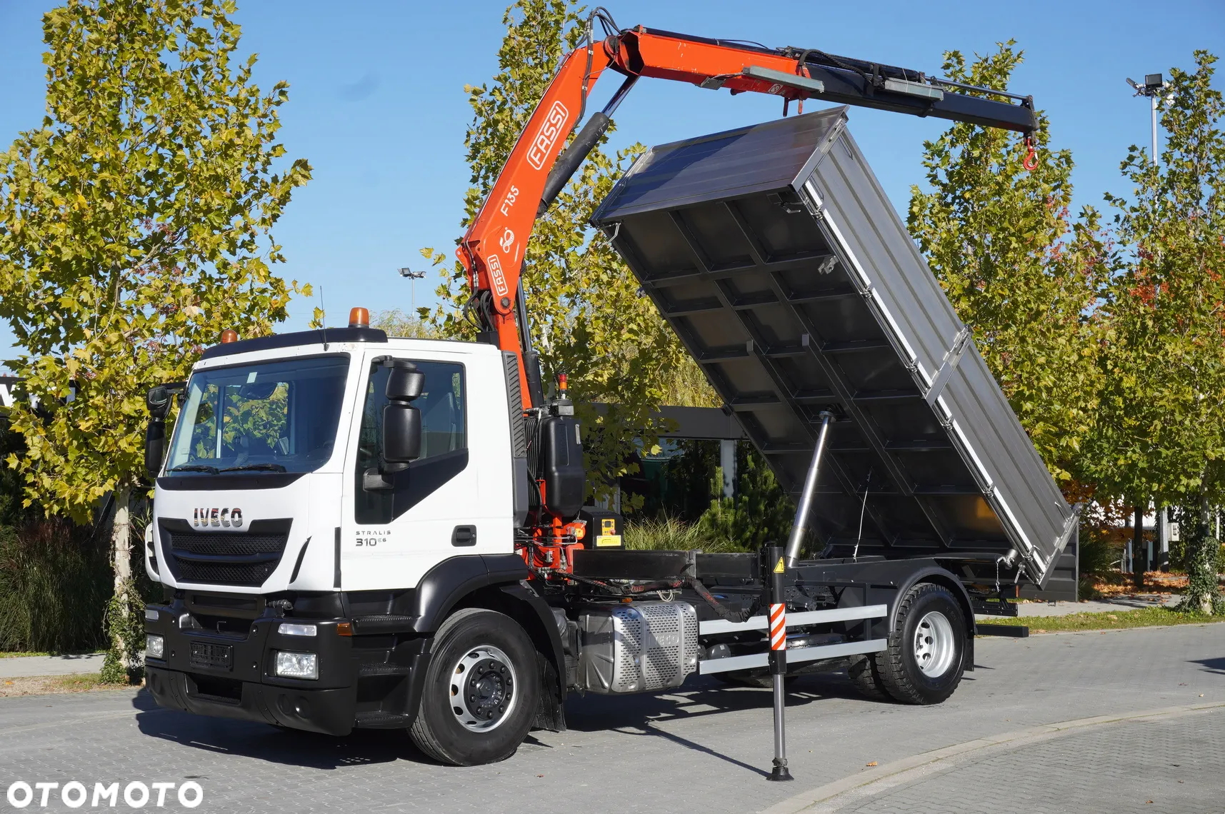Iveco Stralis 310 E6 / NOWA Wywrotka 3-stronna / Dźwig Fassi F135 z pilotem - 6