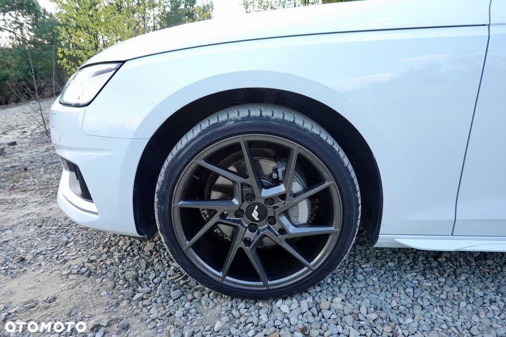 Audi A4 Avant 40 TDI quattro S tronic advanced - 20