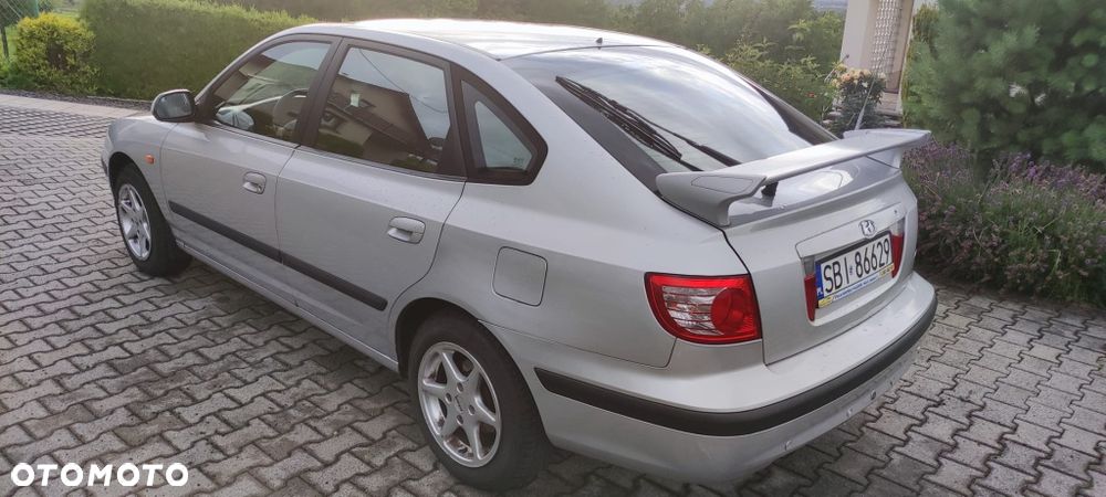 Hyundai Elantra - 4