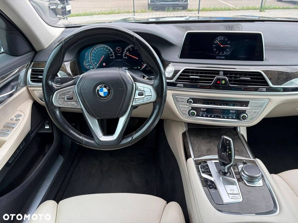 BMW Seria 7 - 18