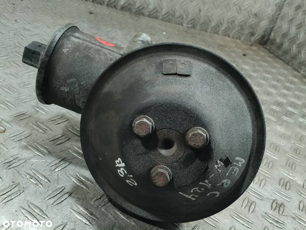 POMPA WSPOMAGANIA MERCEDES-BENZ W124 2104660001 2.3 B - 4