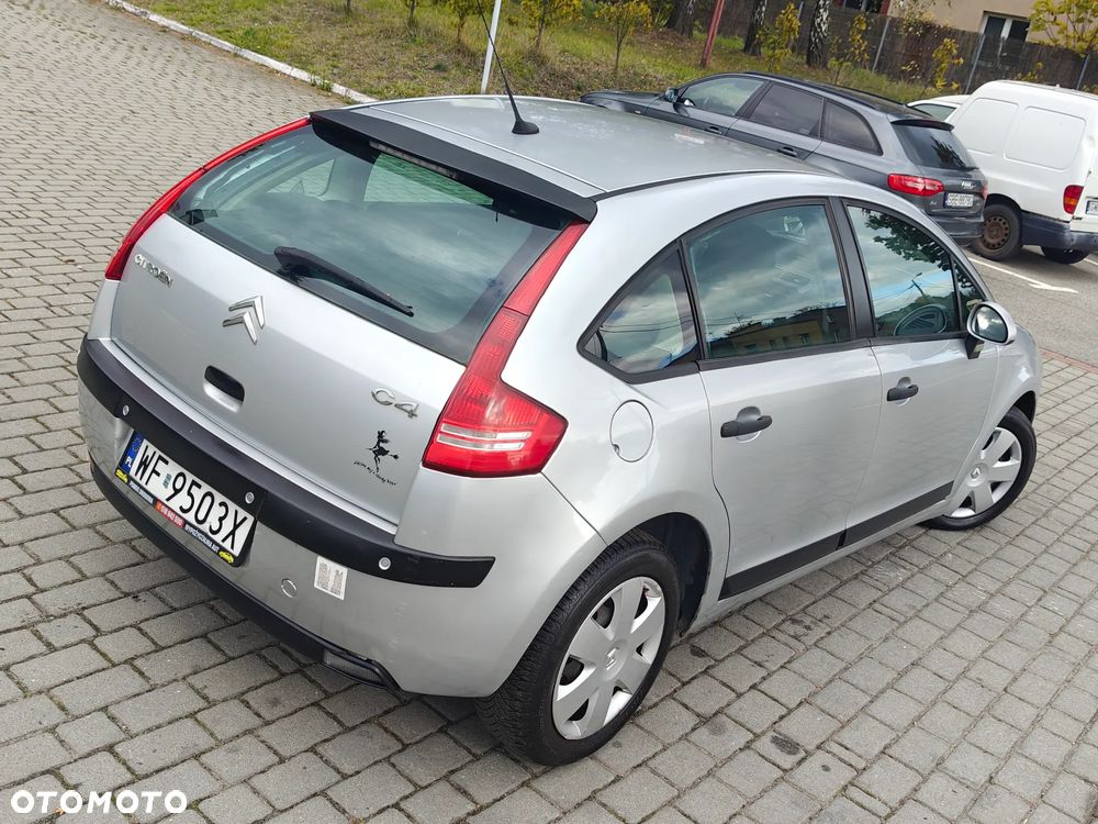 Citroën C4 1.4 16V Advance - 17