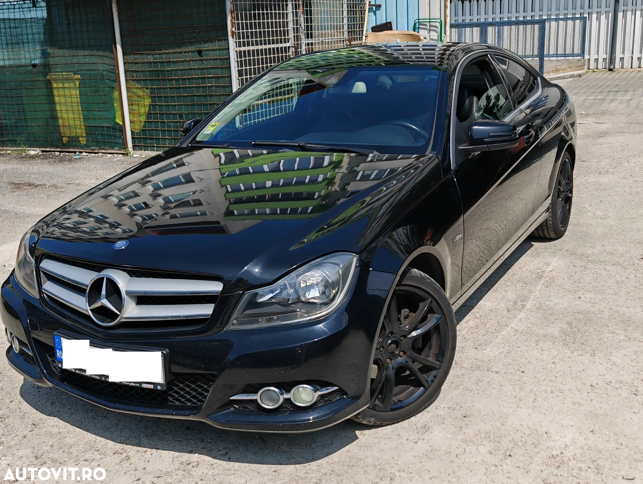 Mercedes-Benz C 220 CDI DPF Coupe (BlueEFFICIENCY) 7G-TRONIC - 2