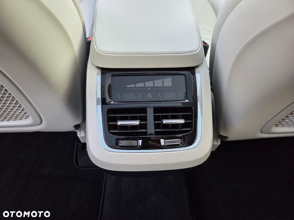 Volvo XC 90 T5 AWD Momentum - 23