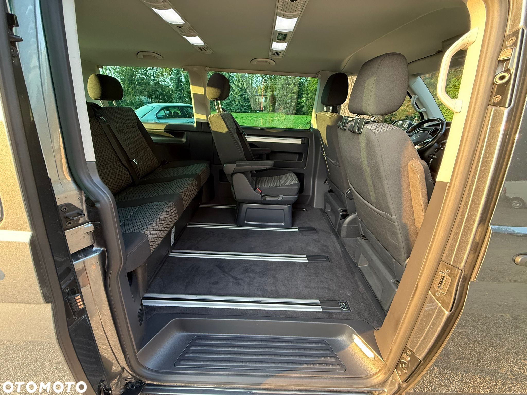 Volkswagen Multivan 6.1 2.0 TDI L1 Trendline DSG - 15