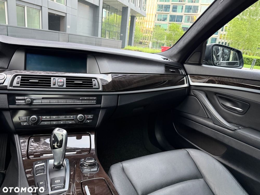 BMW Seria 5 528i xDrive - 21