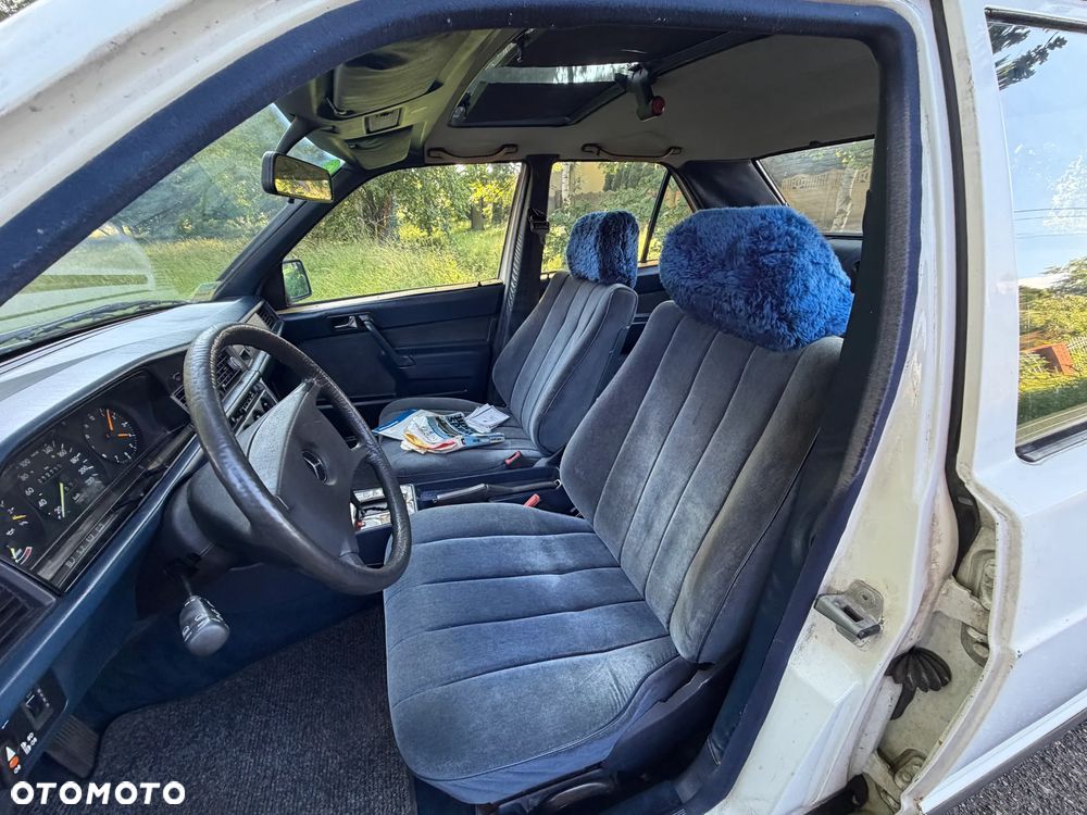 Mercedes-Benz W201 (190) - 15