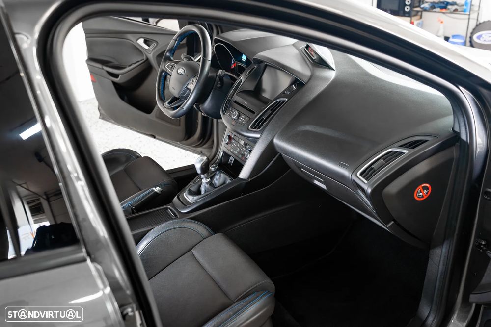 Ford Focus 2.3 EcoBoost S&S 4WD RS - 49