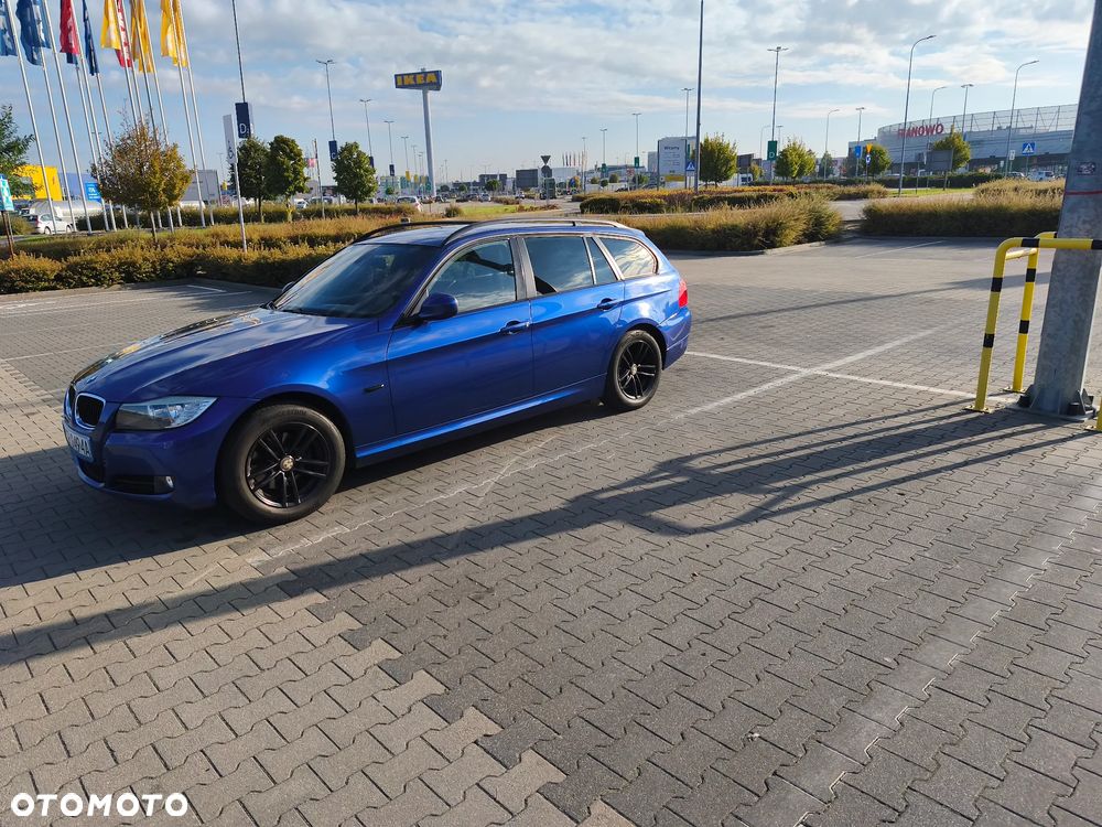 BMW Seria 3 318i - 1