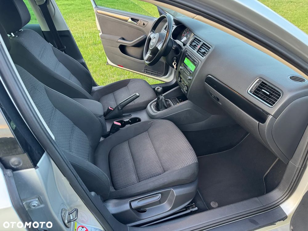 Volkswagen Jetta 1.2 TSI Trendline Optimum - 14