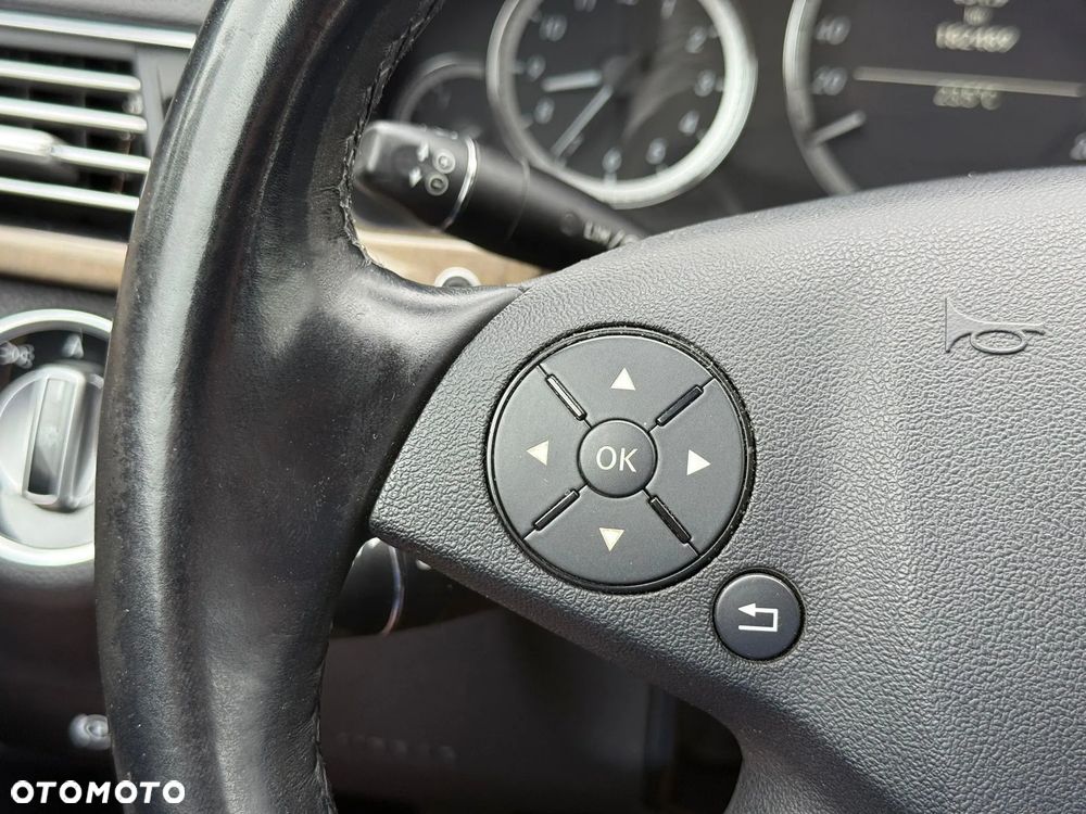 Mercedes-Benz Klasa E 200 CDI BlueEff - 35