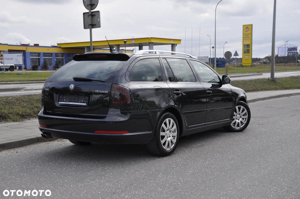 Skoda Octavia 2.0 TDI RS - 11