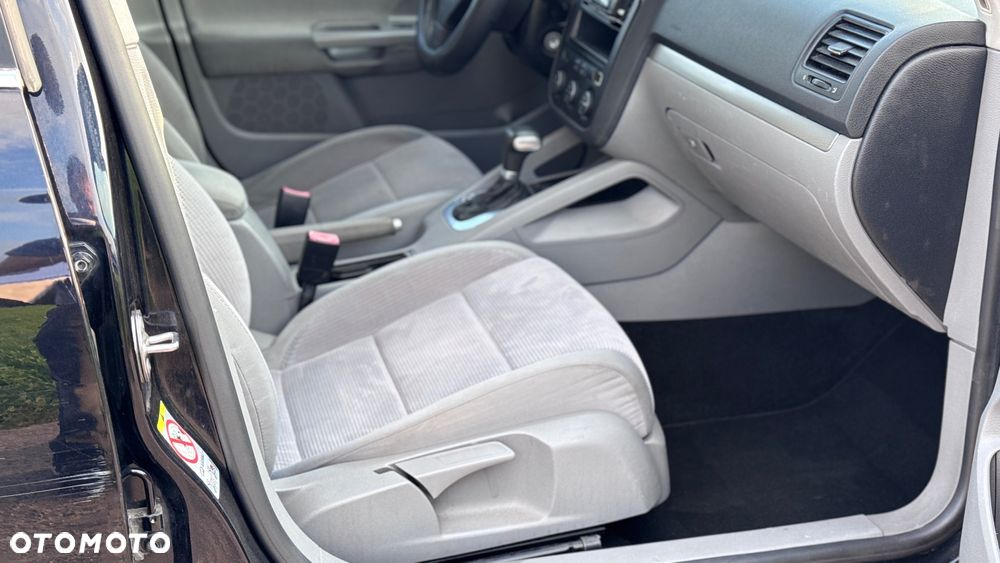 Volkswagen Golf 1.9 TDI Comfortline DSG - 5