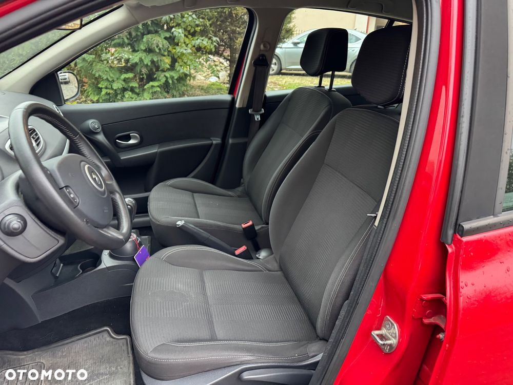 Renault Clio - 10