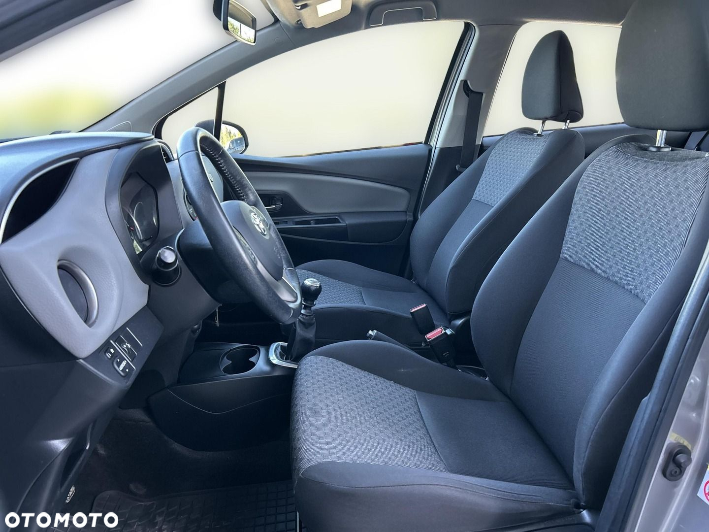 Toyota Yaris - 10