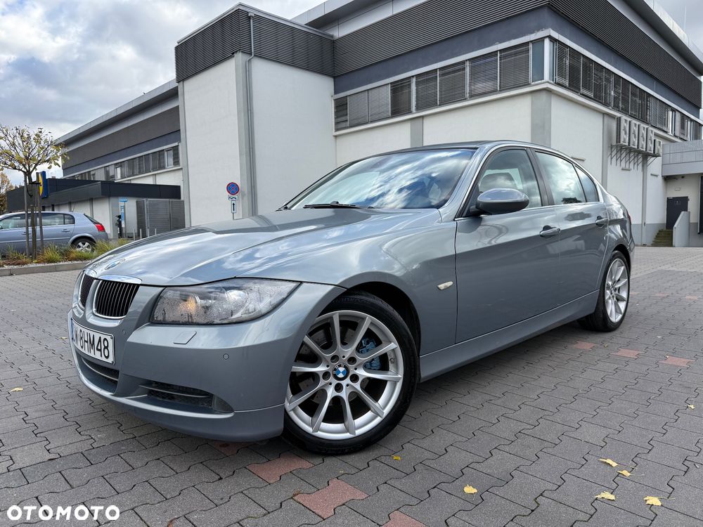 BMW Seria 3 330i - 3