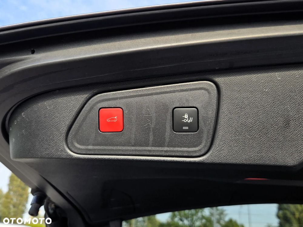 Peugeot 3008 1.2 PureTech Allure S&S EAT8 - 27