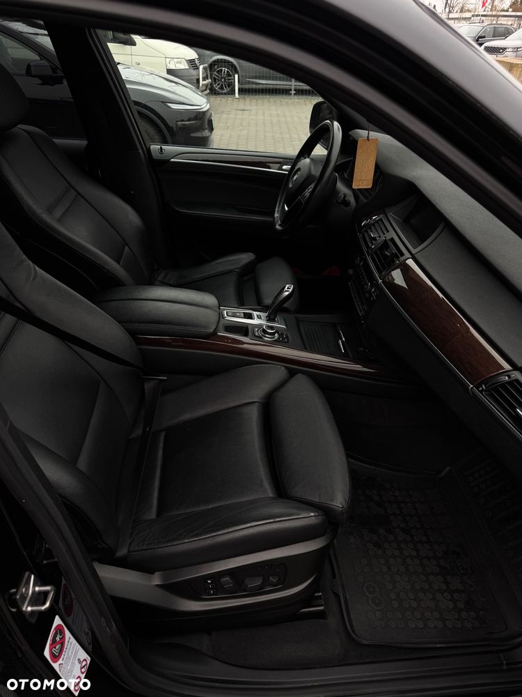 BMW X5 xDrive50i Edition Exclusive - 8