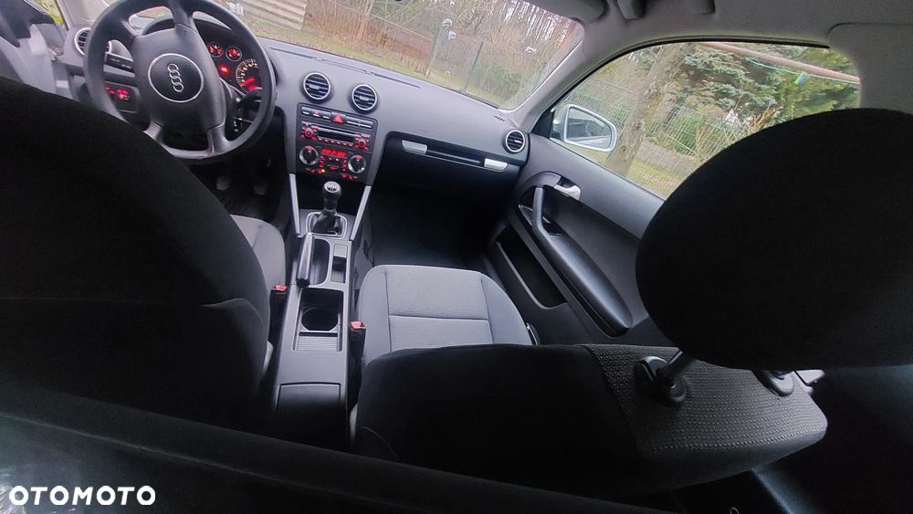 Audi A3 3-drzwiowe 1.6 Ambition - 11