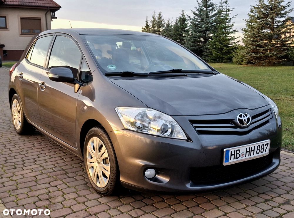Toyota Auris 1.33 VVT-i Terra - 2