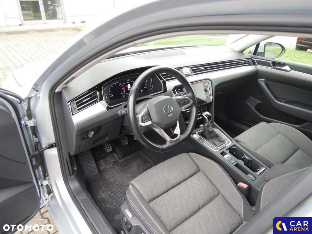 Volkswagen Passat - 16