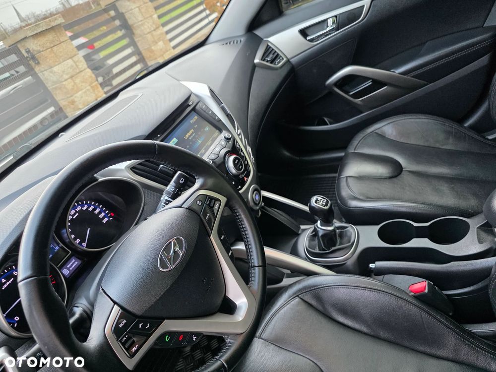Hyundai Veloster - 22