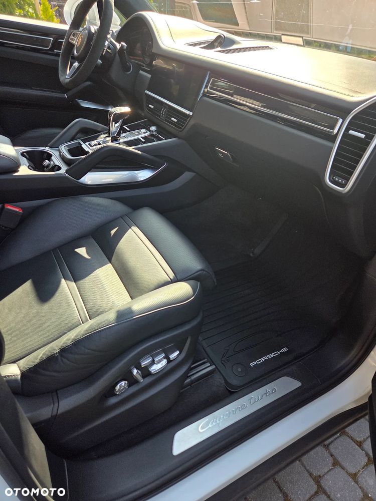 Porsche Cayenne - 23