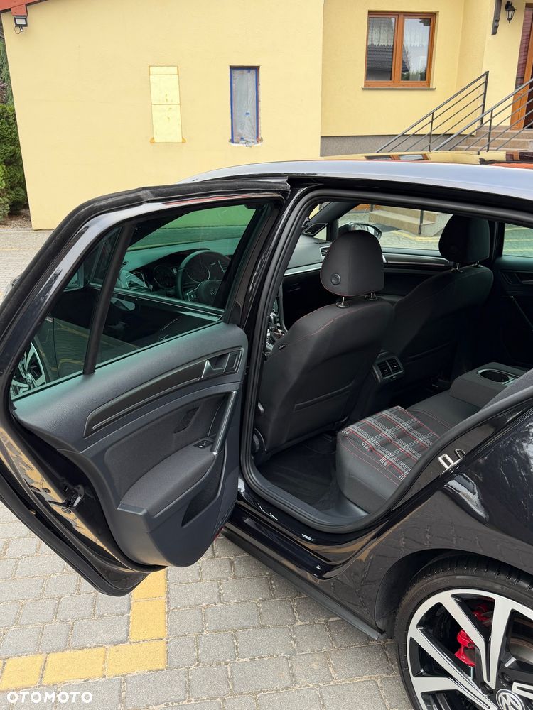 Volkswagen Golf GTI (BlueMotion Technology) DSG - 22