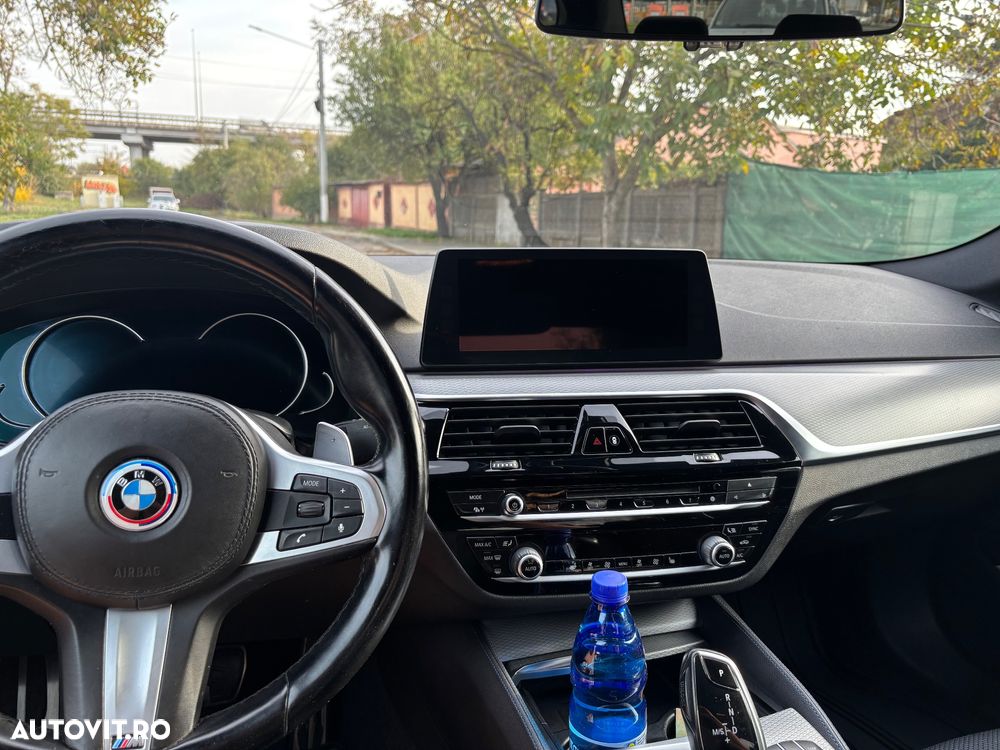 BMW Seria 5 530d xDrive AT - 13
