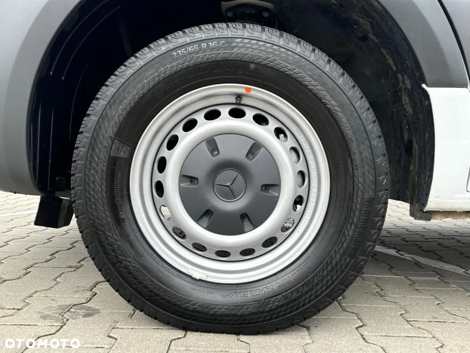 Mercedes-Benz Sprinter - 10