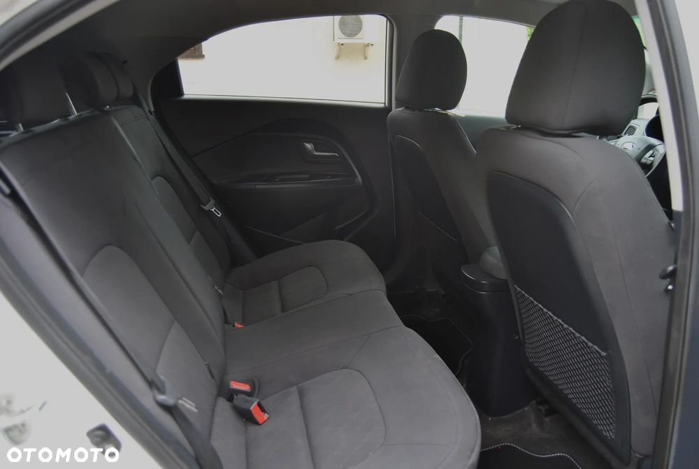 Kia Rio 1.2 Spirit - 8