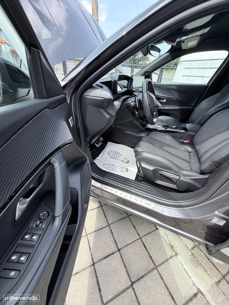 Peugeot 2008 1.2 PureTech GT Pack EAT8 - 24