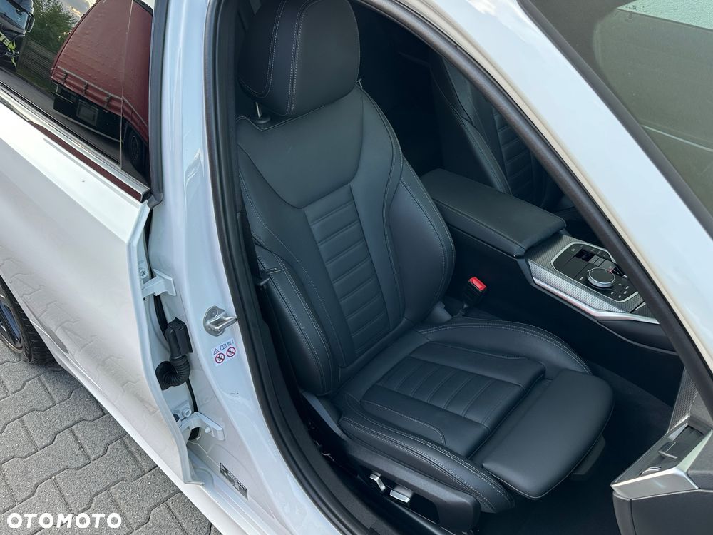 BMW Seria 3 320d xDrive M Sport - 21