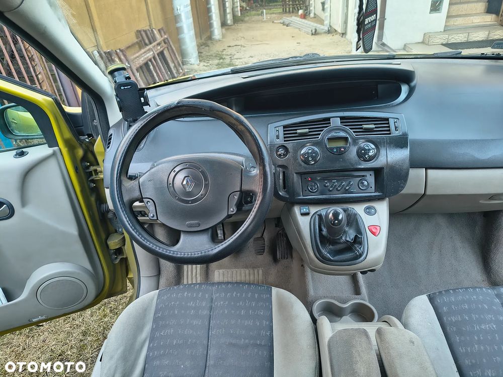 Renault Scenic 1.6 16V Authentique - 11