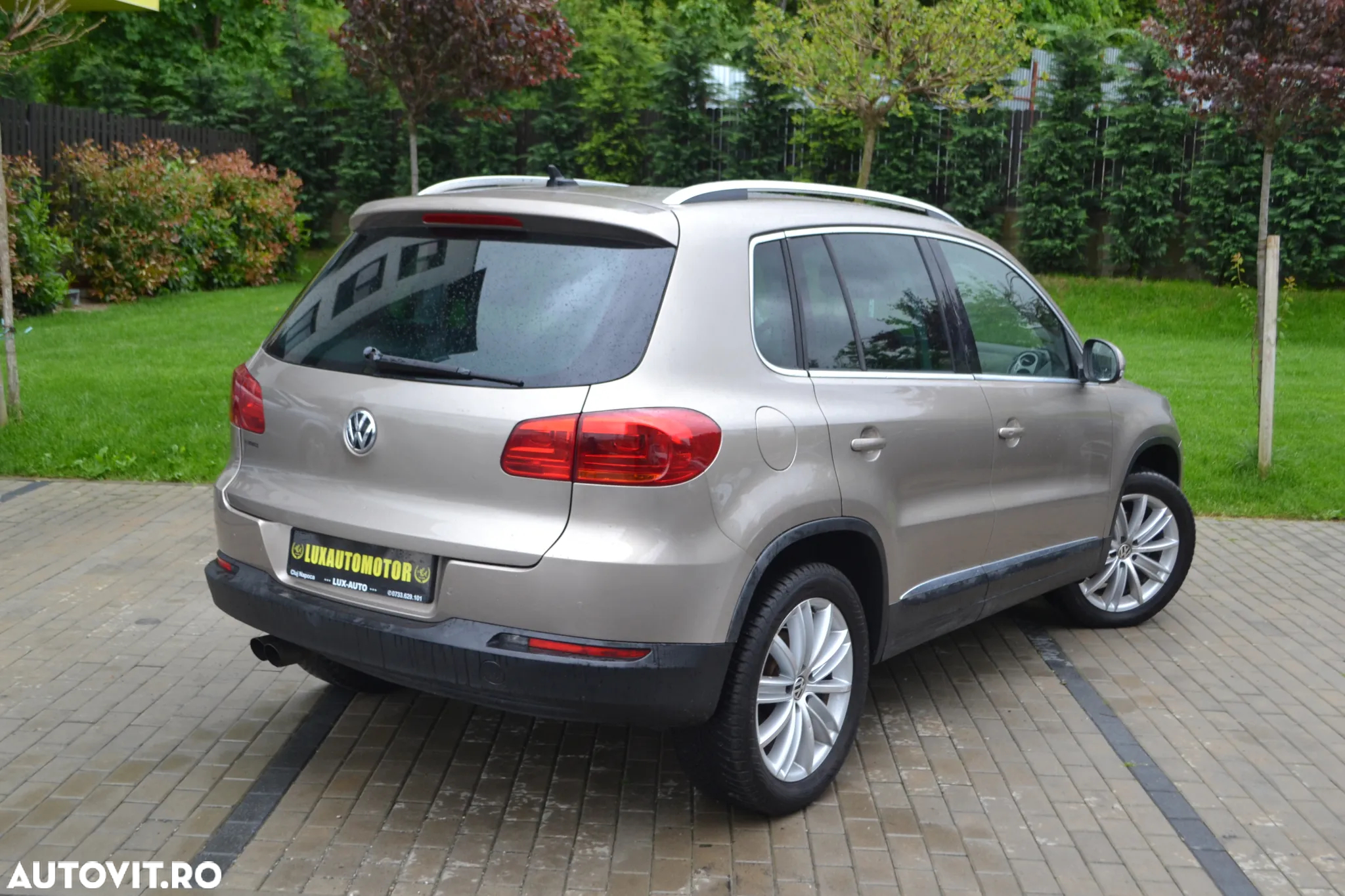 Volkswagen Tiguan - 11